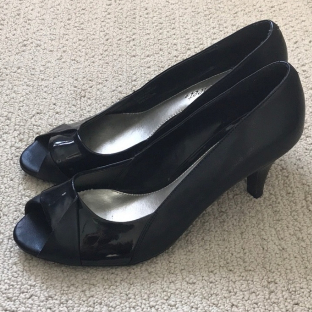 Easy Street black open toe heels, size 9